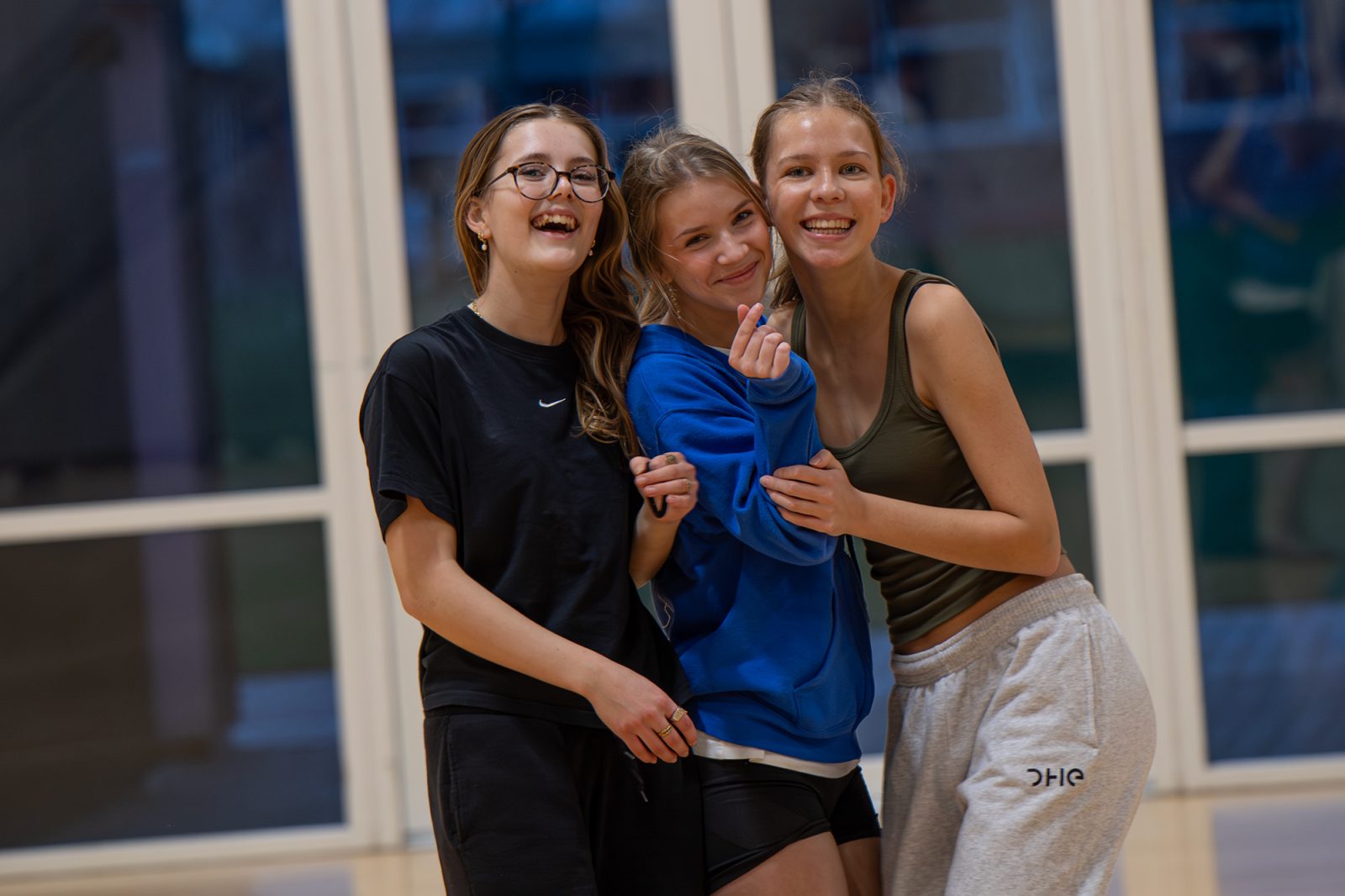 3-piger-til-rytmisk-gymnastik-på-efterskole