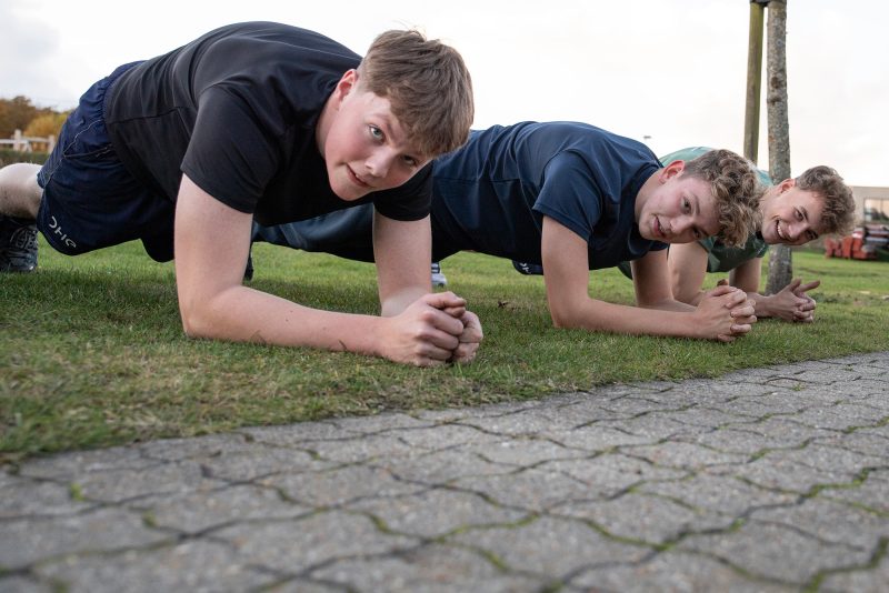 3-drenge-har-funktionel-fitness-som-valgfag-på-efterskole