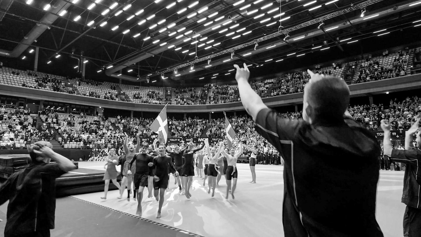 Elever fra DHE til gymnastikopvisning i Jyske Bank Boxen